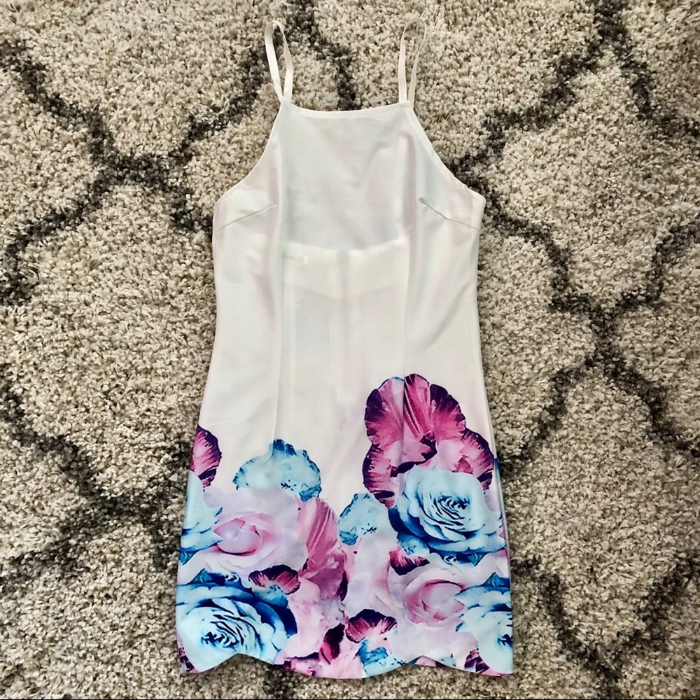 NWOT Floral Print Mini Dress 🌸💘